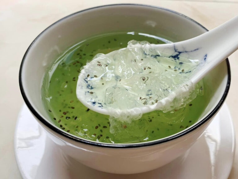 cách chưng yến với hạt chia lá dứa