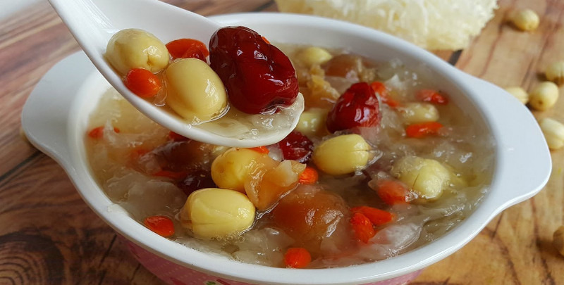 Chè yến hạt sen táo đỏ