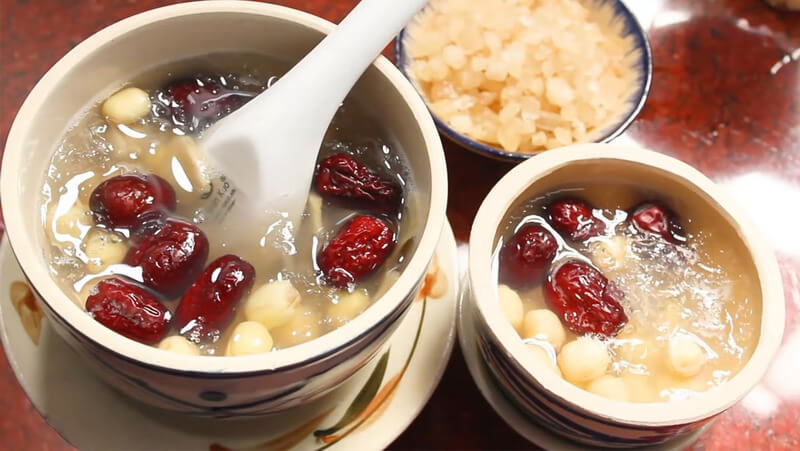 Không nên ăn quá nhiều yến sào cùng một lúc