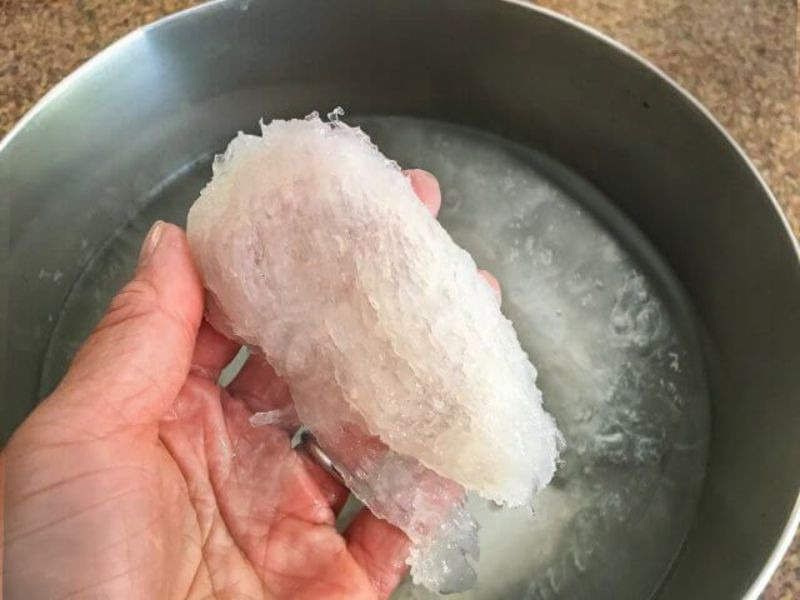 ngâm tổ yến bằng nước nóng hay lạnh